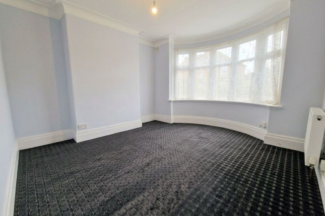 13 Walker Avenue, Manchester photo 4