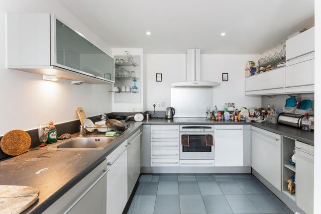 Flat for sale in Orion Point, Canary Wharf, London
