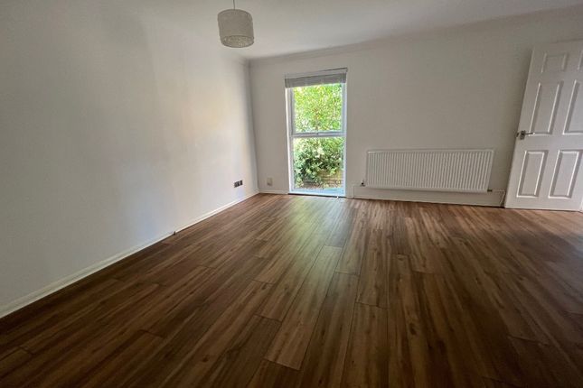 56, Barlows Reach, Chelmsford, Essex photo 5