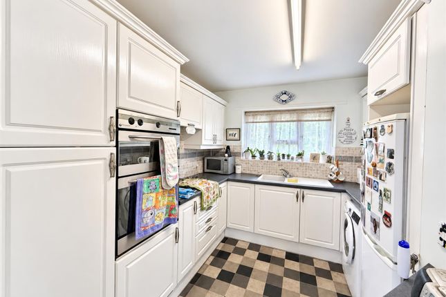 154, Whittington Road, Brentwood photo 4