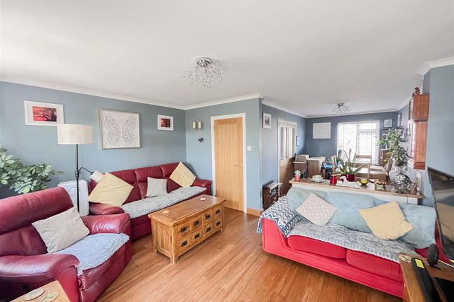 5, Cuckoo Drive, Heathfield photo 2