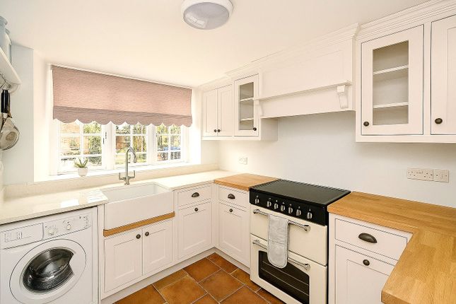 White House,, North Lane, Petersfield photo 3