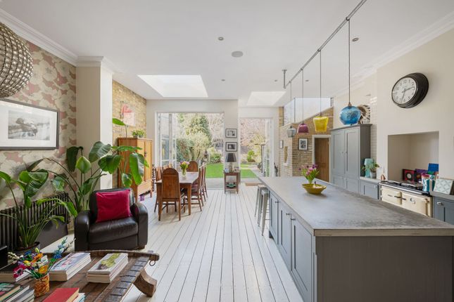 3 Wrentham Avenue, London photo 4