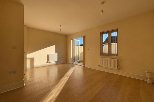 15, Clos Y Doc, Llanelli photo 4