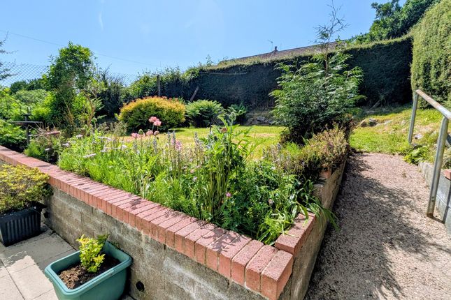 19 Heol Tai Mawr, Merthyr Tydfil photo 2