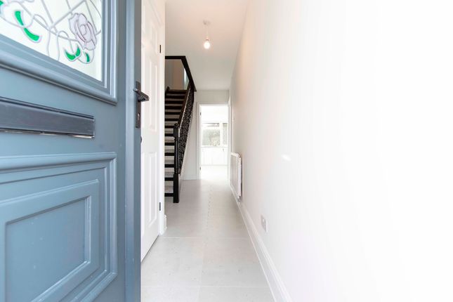 20 Taff Vale Estate, Treharris photo 4