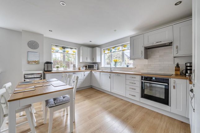 25, Sandringham Close, Chandler's Ford photo 4