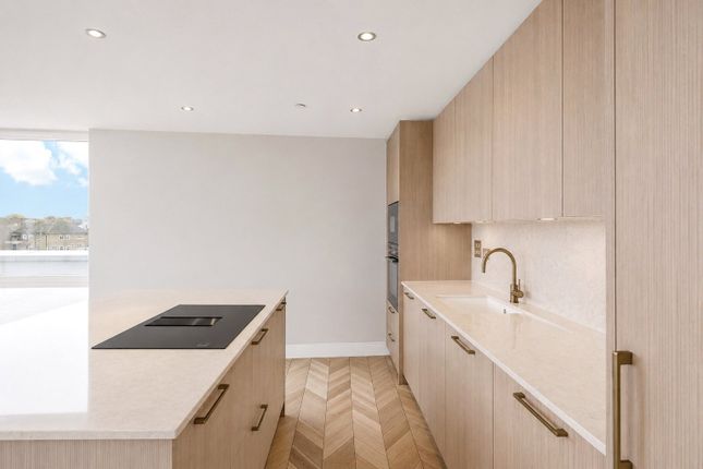 Flat 9, 22, Thornton Road, London photo 4