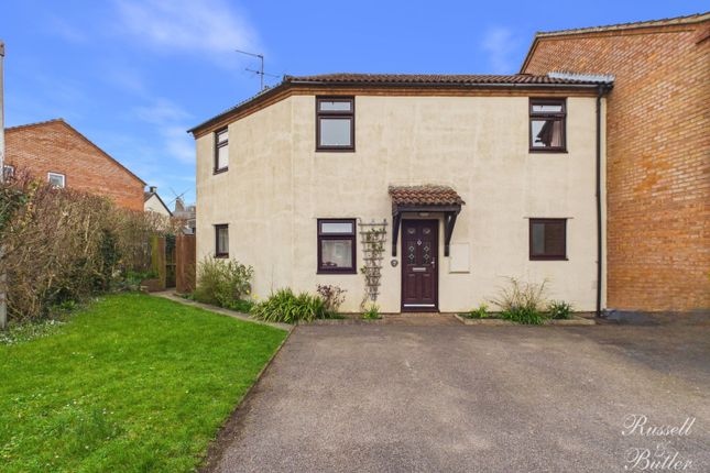 3-bed house on 7, White Hart Field, Aylesbury, £385,000