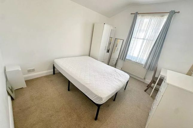 24, Lime Grove, London photo 5