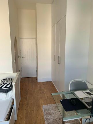 16, Belsize Grove, London, London photo 4