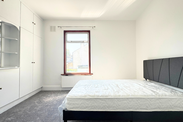 78 Conway Road, London photo 2