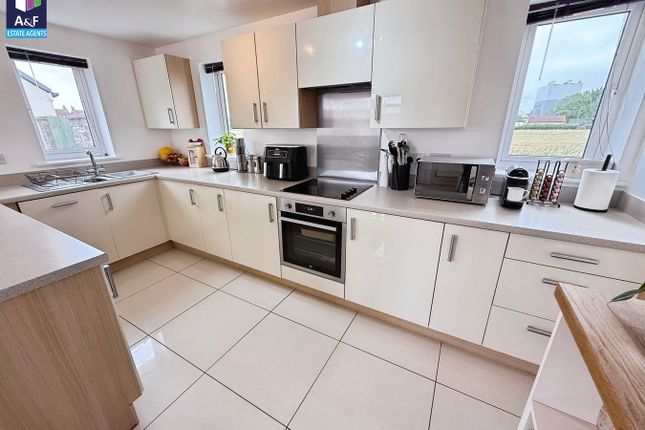 9, Mercia Close, Highbridge photo 3