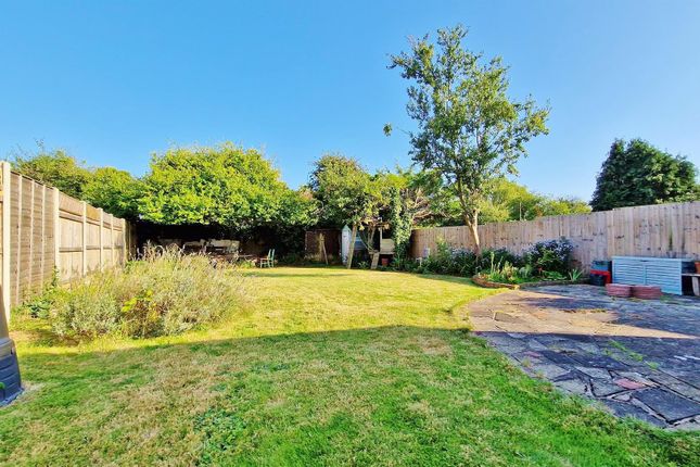 14, Halstead Road, Kirby Cross photo 4