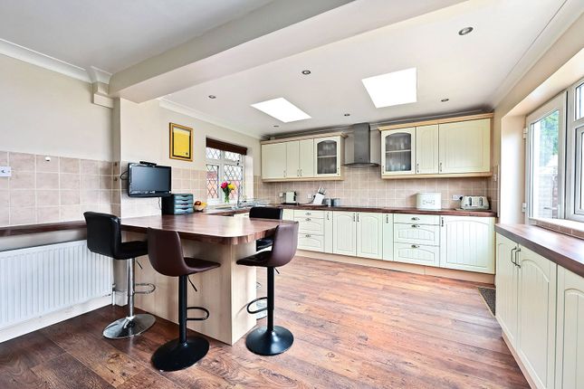 18, Moorhayes Drive, Surrey photo 2