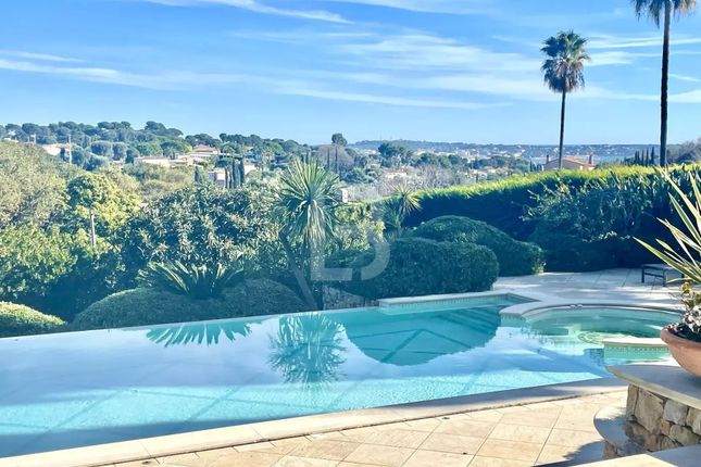 Detached house for sale in Antibes, 06600, France
