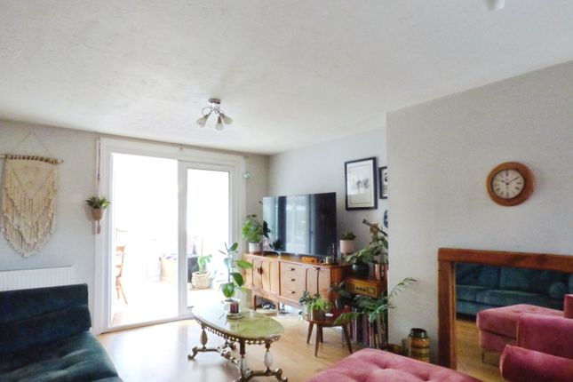 9, Hillview Place, Cowdenbeath photo 3