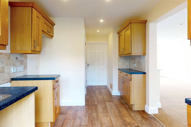 25, Clickett Hill, Essex photo 4