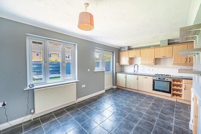 31, Maple Way, Dunmow photo 4