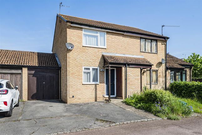 Thumbnail Flat for sale in Sturbridge Close, Lower Earley, Reading