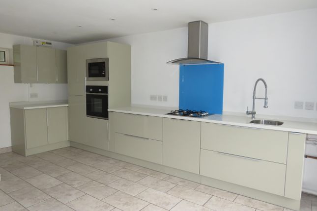 38, Leylands Road, CORSHAM photo 2