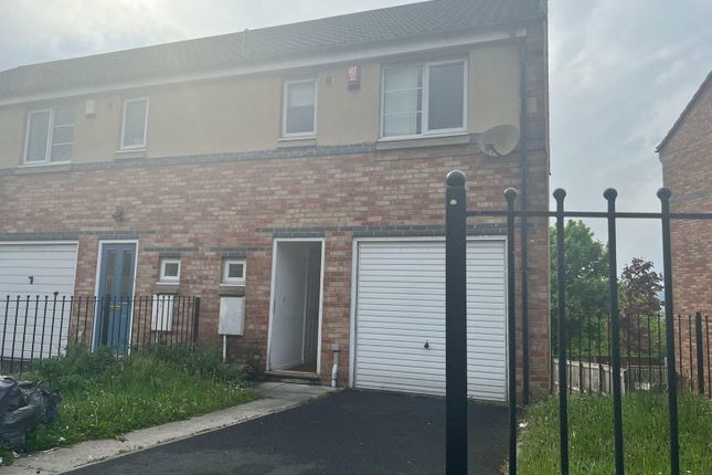 Town house to rent in Bridges View, Gateshead