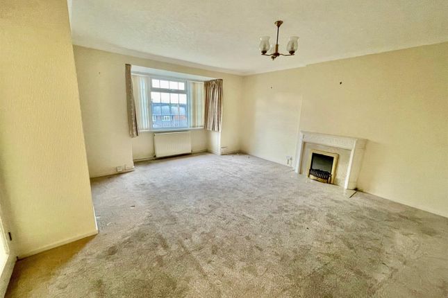 25, Sandringham Road, Potters Bar photo 2