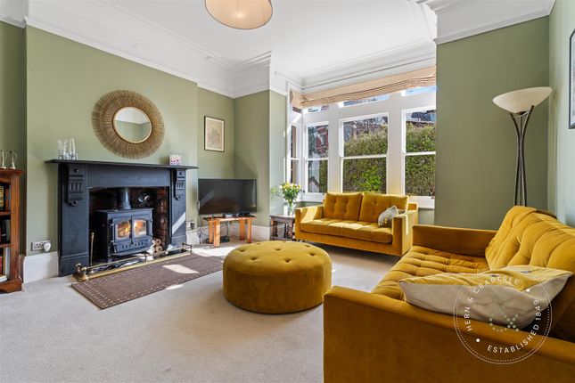 14, Fields Park Road, Newport photo 3