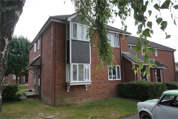Maisonette to rent in Chinook, Highwoods, Colchester, Essex.