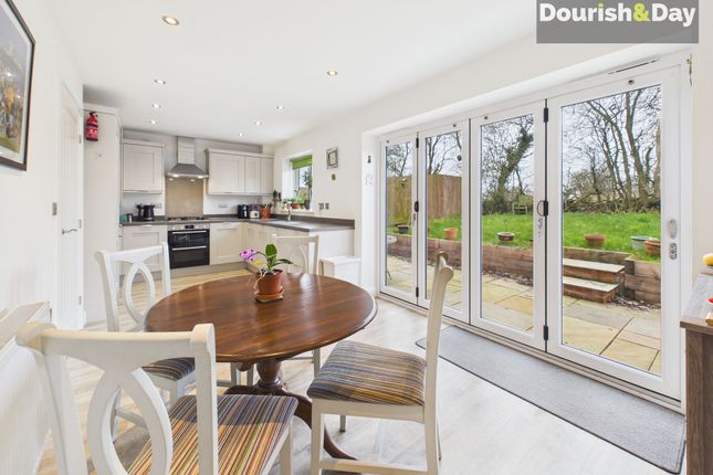31 Orchard Avenue, Whitchurch photo 2