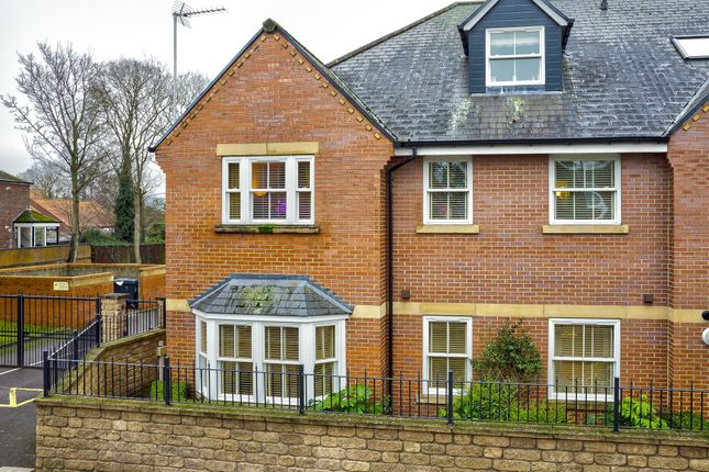 2-bed flat on 11 Grove Court, Worksop, £140,000