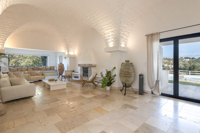 Villa for sale in Ostuni, Brindisi, Puglia, Italy, Contrada Salinola, Ostuni, Brindisi, Puglia, Italy