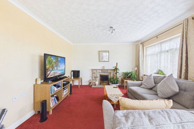 96, Laura Grove, Paignton photo 4
