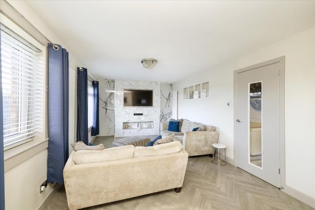 9 Lady Road Place, Newtongrange photo 3