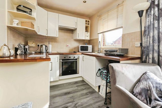 56, Littlecote Drive, West Midlands photo 2