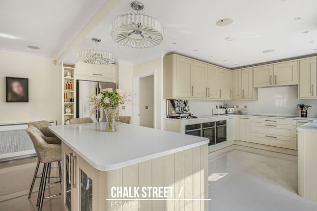 2b, Oakwood Chase, Hornchurch photo 3