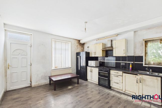 117 Cumberland Road, Bradford photo 3