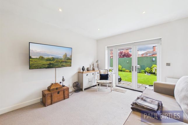 7, Modbury Gardens, Trafford photo 4
