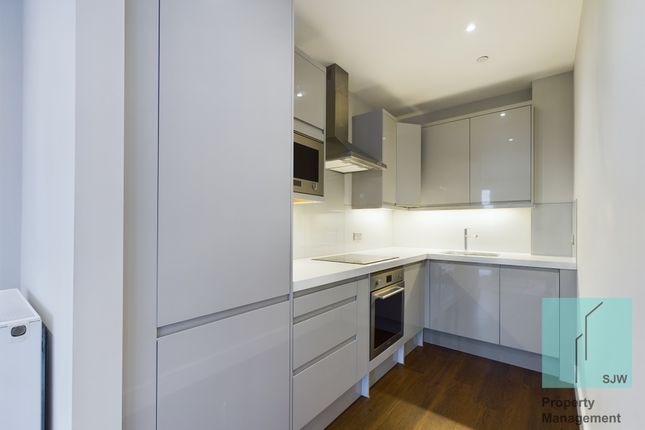 Thumbnail Flat to rent in Avalon Point, London, Essex