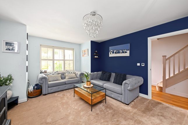 51, Lambe Road, Aylesbury photo 4