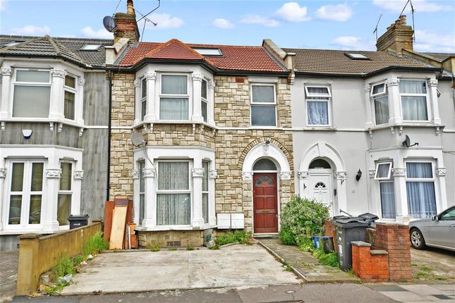 Thumbnail Flat for sale in Cambridge Road, Ilford, Essex