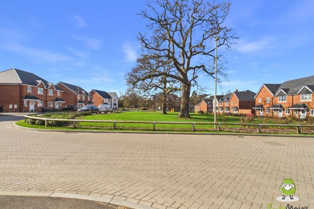 20, DEANLANDS FARM WAY, HOOK photo 2