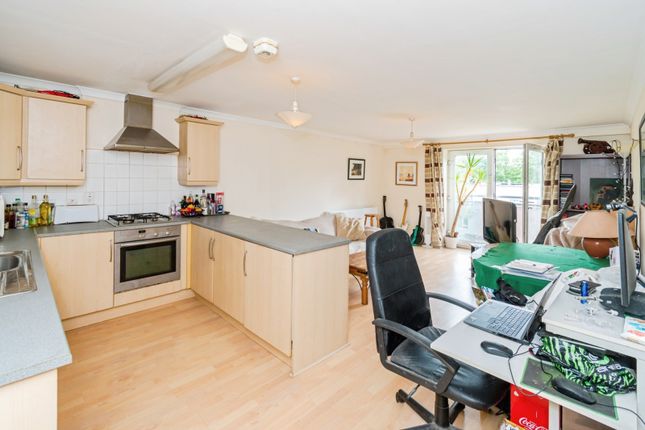 Flat 28, Central Park, 8, Palmerston Road, Hampshire photo 2