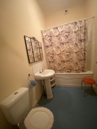 Room 7-44, Stapleton Hall Road, London photo 5