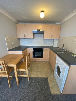 Flat 23, Linden Place, Staines-upon-Thames photo 5