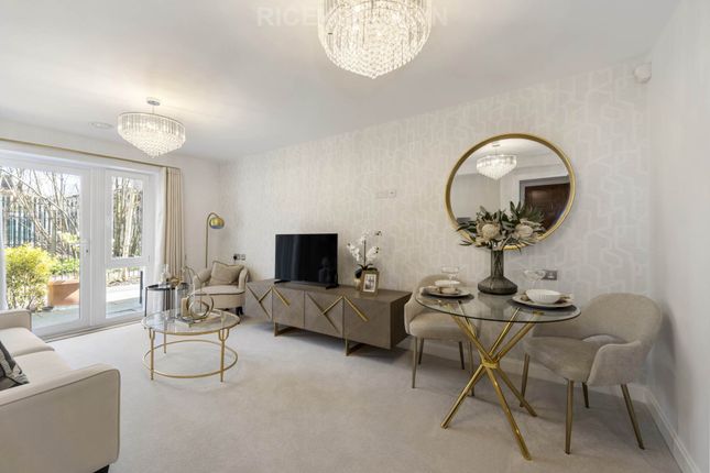Flat 9, Augustus House, Station Parade, Virginia Water photo 3
