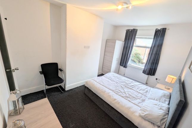 ROOM 3, 27, Munro Street, Stoke-On-Trent photo 5