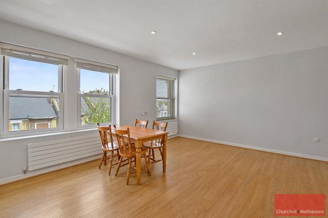 Flat Flat 6, Elsmor Cour, 69, Manor Park Road, London photo 3