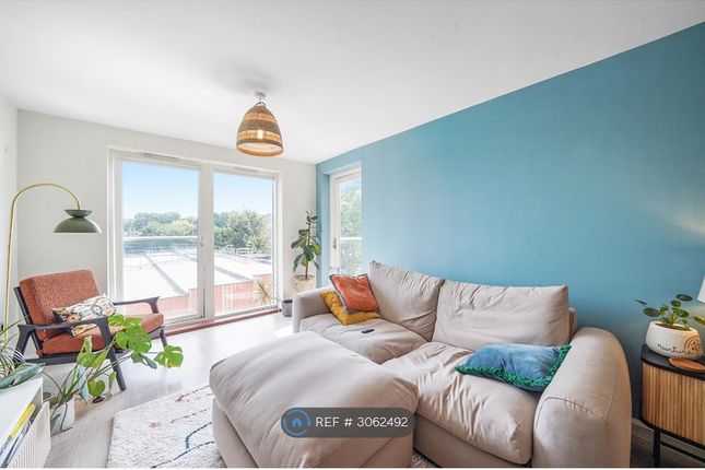 Flat, Fuller Court Park Road, London photo 4