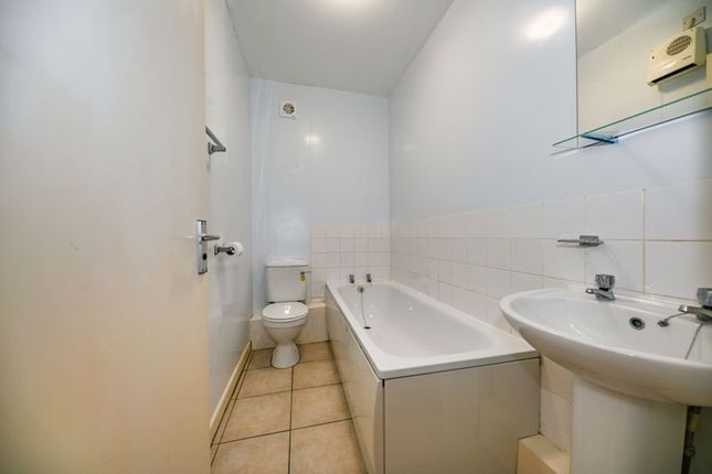 Flat 1, 63 London Road, Waterlooville photo 4